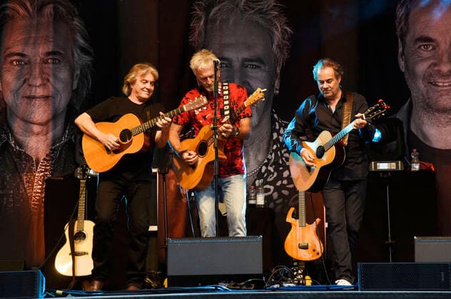 Peter Howarth, Pete Lincoln and Mick Wilson from Frontm3n live at the open air concert in the Kurpark in Bad Aibling 13 08 2021 Foto:xS.xAdamx xFuturexImage