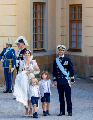 Bilder des Jahres 2021, Entertainment 08 August Entertainment Themen der Woche KW32 Entertainment Bilder des Tages 14-08-2021 Sweden Christening of Prince Julian in the Royal Chapel of Drottningholm Palace in Sweden. Prince Carl Philip and Princess Sofia with Prince Gabriel and Prince Alexander of Sweden Â  Copyright: xPPEx