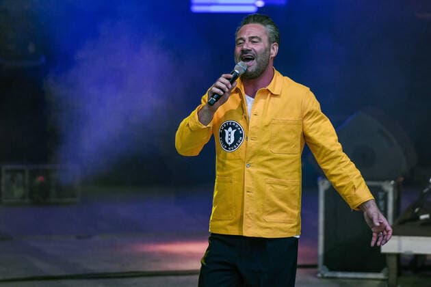 14 08 2021, xlakx, Entertaiment Musik, SASHA und Band auf der Freilichtbühne Eisenhuettenstadt emspor, v l The anniversary concert for 70 years plus 1 Werk Stadt by SASHA with band Anniversaries are always an occasion for a big