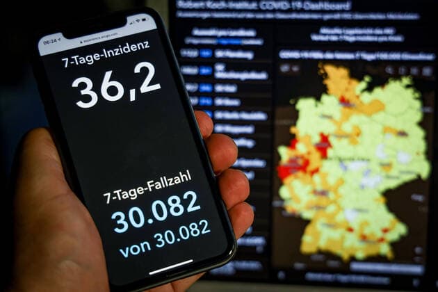 Coronavirus in Germany Covid 19 Dashboard of the Robert Koch Institute 16 08 2021 Robert Koch Institute 7 days Incidence 36.2 7 days Number of cases 30 082 COVID 19 cases 3 823 139 Addition of 2 126 the previous day COVID 19 deaths 91 871 Addition of 4 compared with the previous day