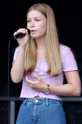 Lisa Marie Ramm live at the anniversary festival 750 years Bramfeld at the market place Bramfeld Hamburg, 15 08 2021 Foto:xgbrcix xFuturexImage