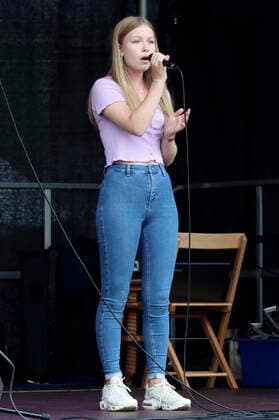 Lisa Marie Ramm live at the anniversary festival 750 years Bramfeld at the market place Bramfeld Hamburg, 15 08 2021 Foto:xgbrcix xFuturexImage