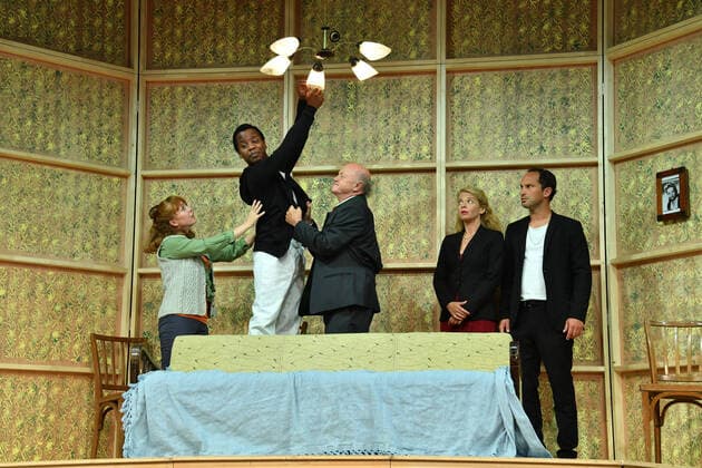 Bilder des Jahres 2021, Entertainment 08 August Entertainment Themen der Woche KW33 Entertainment Bilder des Tages Joanna Semmelrogge, Derek Nowak, Hans Stadlbauer, Julia Uttendorfer und Benedikt Zimmermann Fotoprobe Wer hat Angst vorm weißen Mann Komödie im Bayerischen Hof Theater, Komödie München 16. August 2021 *** Joanna Semmelrogge, Derek Nowak, Hans Stadlbauer, Julia Uttendorfer and Benedikt Zimmermann Photo rehearsal Whos Afraid of the White Man Komödie im Bayerischen Hof Theater, Komödie München 16 August 2021