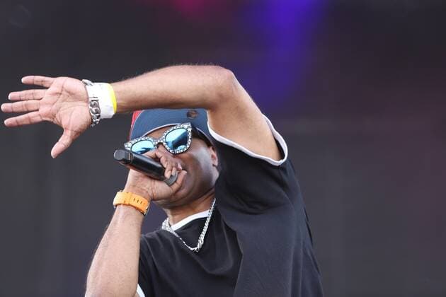 August 16, 2021, Bronx, New York, USA: Audience enjoys a hip hop concert in Orchard Beach, Bronx, New York, during NYC Homecoming Week, which runs from 14 to 22 August with more than 100 arts, culture, entertainment and community events in various parts of the city. Even at outdoor events, people must show proof of vaccination. Copyright: xJosexFranciscox