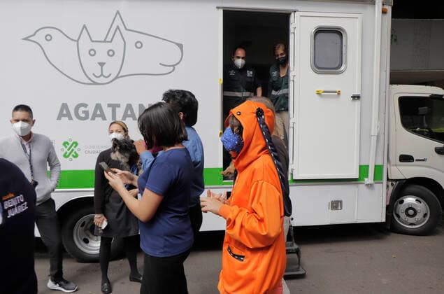 Mexiko, Mindestens 22 Verletzte bei Gasexplosion in Wohngebäude in Mexiko-Stadt Coronavirus Emergency In Mexico Veterinary care module in the emergency area where an explosion due to a gas leak occurred in a building located on Coyoacan Avenue and corner of Universidad, which destroyed some apartments and several people were seriously injured during the health emergency and the red epidemiological traffic light in the capital. Mexico City Mexico vieyra-notitle210816_np6fr  Copyright: xGerardoxVieyrax