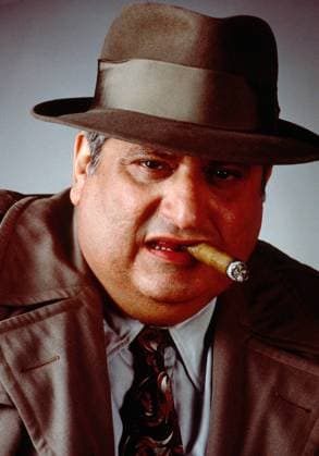 RADIOLAND MURDERS, Michael Lerner, 1994. ph: Keith Hamshere ? Universal courtesy Everett Collection Ref:MSDRAMU UV003 PUBLICATIONXNOTxINxCANxCHNxFRAxITAxJPNxNORxPOLxRUSxESPxUKxUSA Copyright: xx MSDRAMU UV003