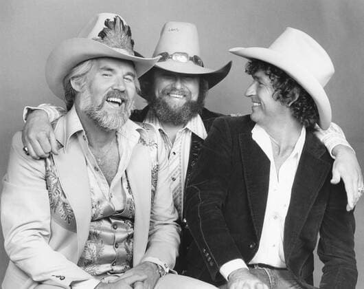 KENNY ROGERS AND THE AMERICAN COWBOY, from left: Kenny Rogers, Charlie Daniels, Mac Davis, (aired November 28, 1979) . ph: ?CBS courtesy Everett Collection Ref:TBDKERO CB001 PUBLICATIONXNOTxINxCANxCHNxFRAxITAxJPNxNORxPOLxRUSxESPxUKxUSA Copyright: xx TBDKERO CB001