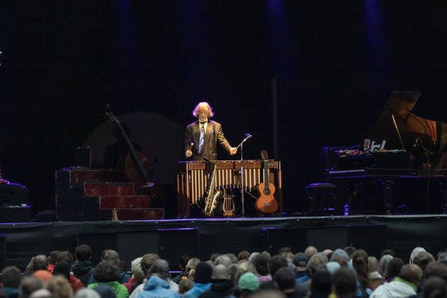 Live performance of the entertainer and musician Helge Schneider with the program The return of the blue-green emerald beetle on the Art Lawn Bonn, 17 08 2021 organized by E L Hartz Promotion GmbH Bonn Gronau NRW Germany