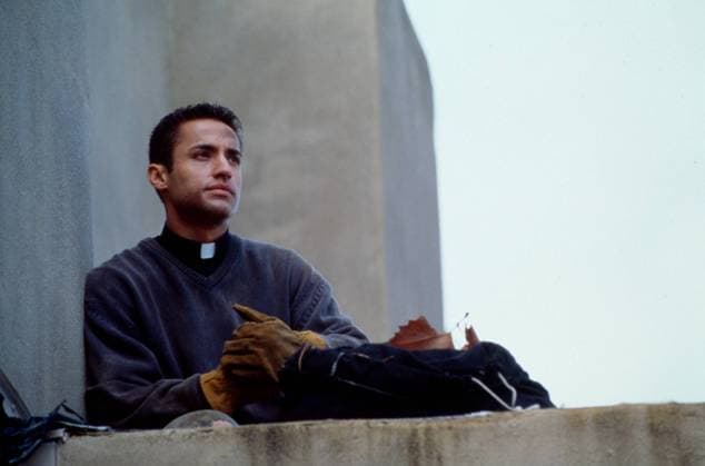 FOUR CORNERS, Kamar de los Reyes, 1998. ph. Spike Nannarello ? CBS Courtesy Everett Collection Ref:TSDFOCO CB004 PUBLICATIONXNOTxINxCANxCHNxFRAxITAxJPNxNORxPOLxRUSxESPxUKxUSA Copyright: xx TSDFOCO CB004