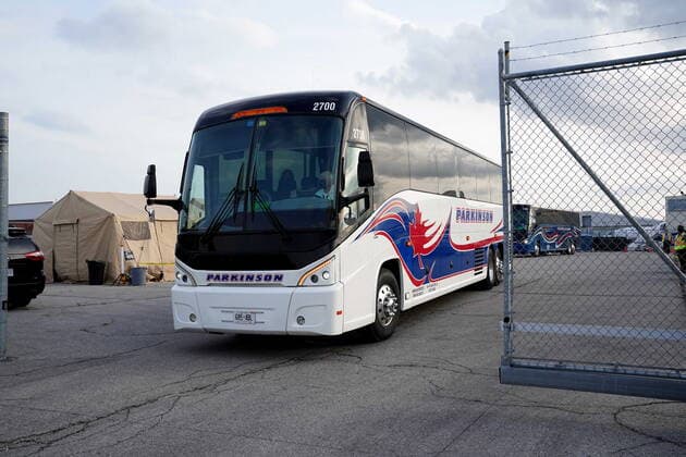 August 17, 2021, Toronto, on, Canada: A bus carrying refugees from Afghanistan and Canadian Citizens leaves a processing centre at Pearson Airport in Toronto, Tuesday, Aug 17, 2021. Toronto Canada  - ZUMAc35_ 20210817_zaf_c35_057 Copyright: xSeanxKilpatrickx