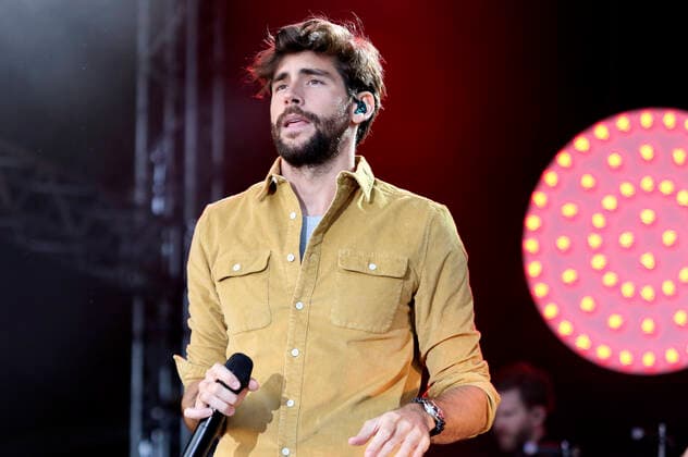 Alvaro Soler live at the Vor Deiner Tür Open Air at Cruise Center Steinwerder Hamburg, 17 08 2021 Foto:xC.xTamckex xFuturexImage
