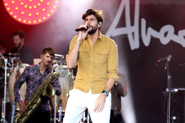 Alvaro Soler live at the Vor Deiner Tür Open Air at Cruise Center Steinwerder Hamburg, 17 08 2021 Foto:xC.xTamckex xFuturexImage