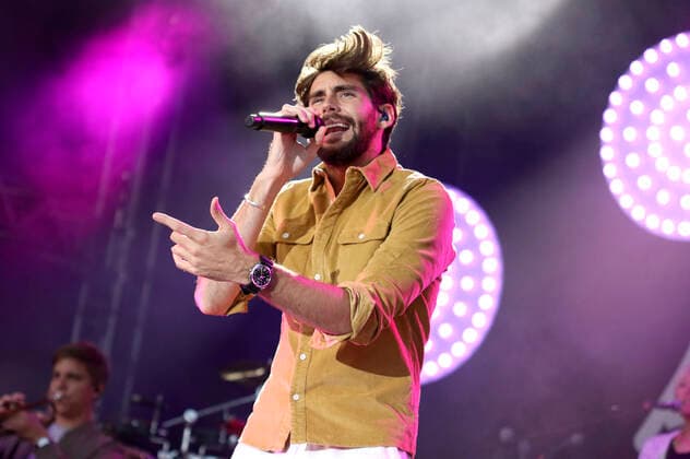 Alvaro Soler live at the Vor Deiner Tür Open Air at Cruise Center Steinwerder Hamburg, 17 08 2021 Foto:xC.xTamckex xFuturexImage