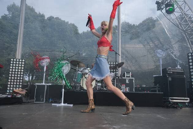 15 08 2021 xkhx Kassel, outdoor culture tent concert Alina Bianca Alli Neumann actress and singer
