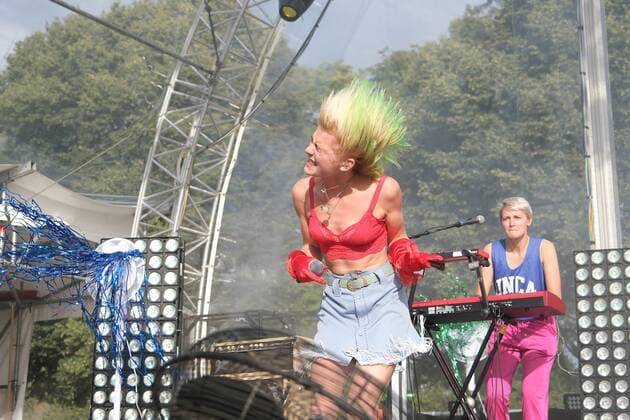 15 08 2021 xkhx Kassel, outdoor culture tent concert Alina Bianca Alli Neumann actress and singer