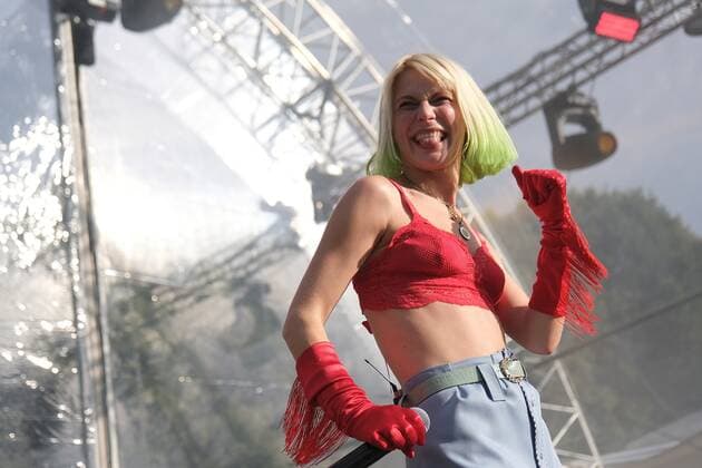 15 08 2021 xkhx Kassel, outdoor culture tent concert Alina Bianca Alli Neumann actress and singer