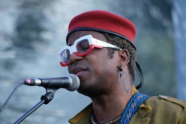 11 08 2021 xkhx Kassel, Kulturzelt outdoor concert Blick Bassy Cameroonian singer songwriter