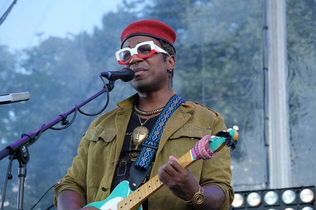 11 08 2021 xkhx Kassel, Kulturzelt outdoor concert Blick Bassy Cameroonian singer songwriter