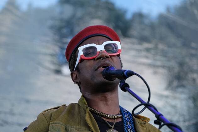 11 08 2021 xkhx Kassel, Kulturzelt outdoor concert Blick Bassy Cameroonian singer songwriter