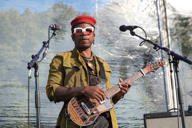 11 08 2021 xkhx Kassel, Kulturzelt outdoor concert Blick Bassy Cameroonian singer songwriter