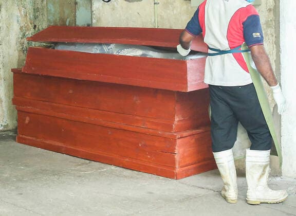 Coronavirus in Sri Lanka, Bestatter in Colombo August 18, 2021, colombo, Sri Lanka: In This picture show, Coffins of died coronavirus victim at police mortuary in Colombo, Sri Lanka on August 18, 2021. colombo Sri Lanka. - ZUMAd152 20210818_znp_d152_001 Copyright: xPradeepxDambaragex