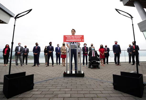 August 18, 2021, Vancouver, BC, Canada: Liberal Leader Justin Trudeau holds a campaign event in downtown Vancouver, B.C., on Wednesday, Aug 18, 2021. He is backdropped by Liberal candidates. Vancouver Canada  - ZUMAc35_ 20210818_zaf_c35_043 Copyright: xSeanxKilpatrickx