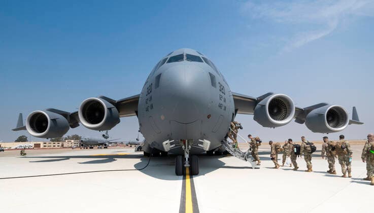 STYLELOCATIONU.S. Airmen assigned to the 821st Contingency Response Group board a C-17 Globemaster III cargo aircraft for deployment to Afghanistan at Travis Air Force Base August 14, 2021 in Fairfield, California. Fairfield United States - ZUMAp138 20210814_zaa_p138_002 Copyright: xSsgt.xDennisxHoffman U.S.xAirx