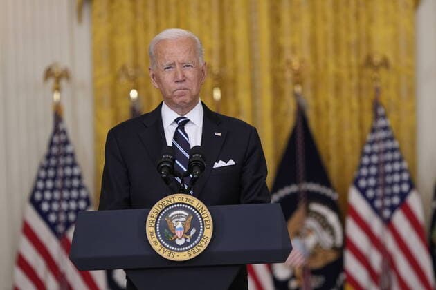 August 18, 2021, Washington, District of Columbia, USA: United States President Joe Biden delivers remarks on the COVID-19 response and the vaccination program in the East Room of the White House in Washington, DC on Wednesday, August 18, 2021. Earlier today, the Biden Administration announced that beginning the week of September 20, US agencies are preparing to offer booster shots to all eligible Americans who received the Pfizer or Moderna vaccines Washington USA - ZUMAs152 20210818_zaa_s152_029 Copyright: xChrisxKleponisx