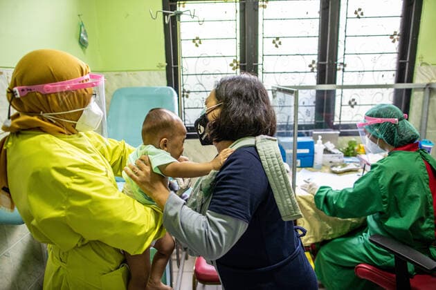 Coronavirus Vaccination For Pregnant Women In Indonesia Coronavirus vaccination for pregnant women at Jagakarsa Health Center, South Jakarta, Indonesia, on August 19, 2021. Jakarta Jakarta Indonesia husni-covid19v210819_npJaA  Copyright: xDonalxHusnix