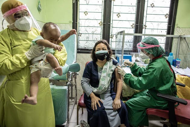 Coronavirus Vaccination For Pregnant Women In Indonesia Coronavirus vaccination for pregnant women at Jagakarsa Health Center, South Jakarta, Indonesia, on August 19, 2021. Jakarta Jakarta Indonesia husni-covid19v210819_npr5y  Copyright: xDonalxHusnix