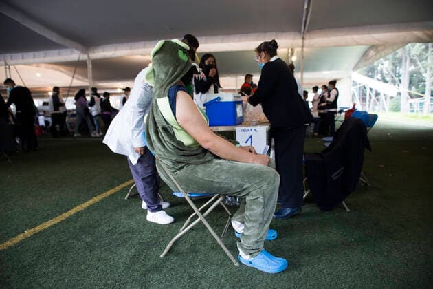 Coronavirus Vaccination In Mexico Free application of the first dose of the Pfizer vaccine against COVID-19, for people from 18 to 29 years old who live in the Xochimilco boroug, in Mexico City, Mexico, on August 19, 2021 Mexico City Mexico leyva-notitle210819_npind  Copyright: xCristianxLeyvax