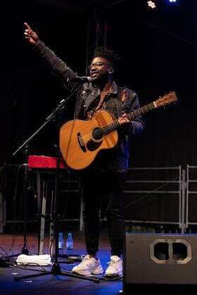 With the title Call You Home Kelvin Jones has his breakthrough in 2014 Kelvin Jones live at the Jazz Joy in Worms Worms Jazz Joy Rheinland Pfalz