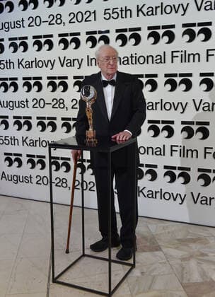 Karlovy Vary International Film Festival - Michael Caine erhält Auszeichnung für sein Lebenswerk Oscar-winning English actor Michael Caine receives award for his outstanding contribution to world cinema from President of Festival Jiri Bartoska (not pictured) at the 55th edition of the Karlovy Vary International Film Festival, Friday, August 20, 2021. The international film festival returns to the Czech spa of Karlovy Vary after two years due to a delay caused by the coronavirus pandemic. (CTKxPhoto SlavomirxKubes) CTKPhotoP2021082007080 