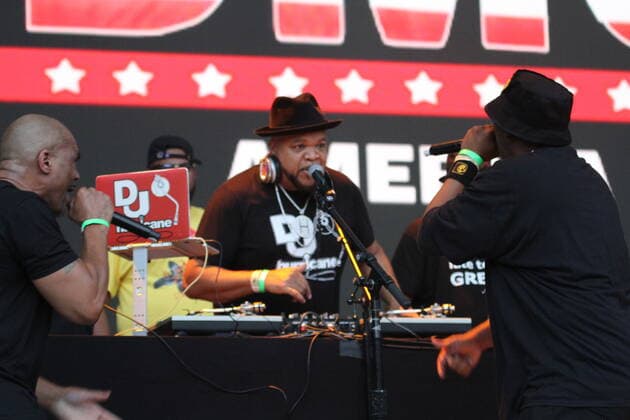 Queens, New York, USA: Mayor of New York City, Bill de Blasio, Senate Leader, Chuck Schumer with Run DMC band and EPMD during It s Time for Hip Hop in New York Concerts presented by The City of New York, Universal Hip Hop Museum, and IDEKO as part of NYC Homecoming Week held at Forest Hill stadium in Queens, New York. The event starts at 4pm till 9.30pm. There is tight security check up with proof of vaccination or COVID -19 test while most of the people aren™t using masks.  Copyright: xNiyixFotex