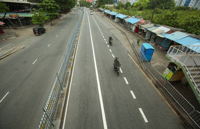 August 21, 2021, colombo, Sri Lanka: Army soldiers on motorbikes patrol along a deserted street during a nationwide 10-days lockdown imposed to curb the spread of Covid-19 coronavirus in Colombo, Sri Lanka on August 21, 2021. colombo Sri Lanka. - ZUMAd152 20210821_znp_d152_013 Copyright: xPradeepxDambaragex