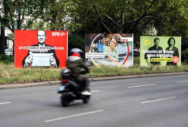 Election posters parties Berlin, 21 08 2021 Election posters of SPD, CDU and the Greens advertise for votes for the federal election on 26 September 2021 Berlin Berlin Germany