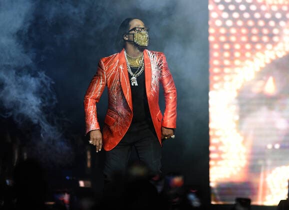 SUNRISE FL - AUGUST 20: Katt Williams performs during the World War III Tour at The BB&T Center on August 20, 2021 in Sunrise, Florida. Copyright: xmpi04 MediaPunchx