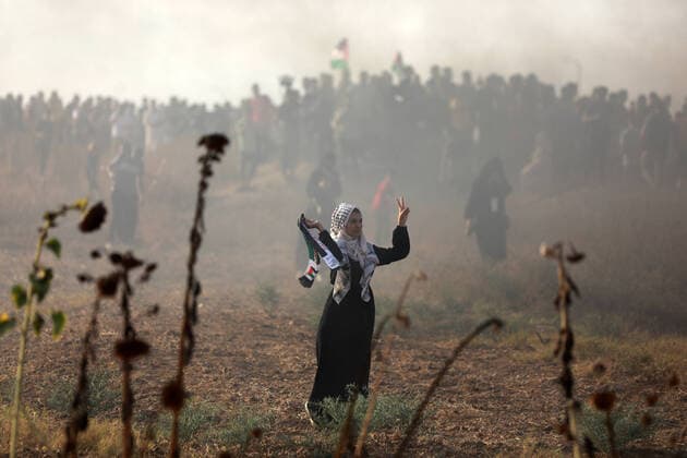 Bilder des Jahres 2021, News 08 August News Themen der Woche KW33 News Bilder des Tages Palestinians hold anti-Israel protest at Gaza border Palestinian protesters during a demonstration by the border fence with Israel, east of Gaza City, denouncing the Israeli siege of the Palestinian strip, on August 21, 2021. Gaza Palestine fathi-notitle210821_npKkG  Copyright: xMajdixFathix