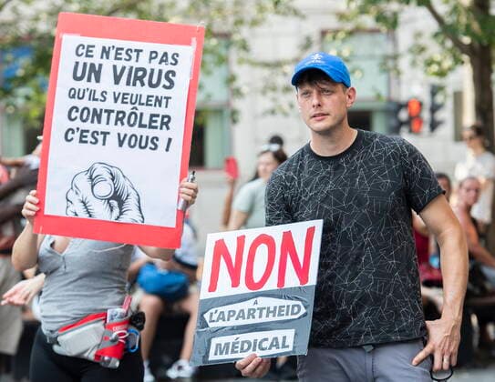 News Bilder des Tages August 21, 2021, Montreal, PQ, Canada: People attend a demonstration against measures put in place by the Quebec government to help curb the spread of COVID-19, in Montreal, Saturday, Aug. 21, 2021. Montreal Canada  - ZUMAc35_ 20210821_zaf_c35_028 Copyright: xGrahamxHughesx