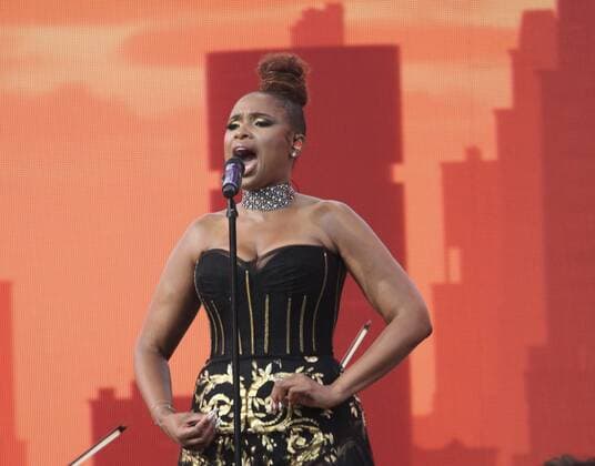 Entertainment Bilder des Tages August 21, 2021, New York, USA: Jennifer Hudson performing live with New York Philharmonic Orchestra during The WE LOVE NYC: The Homecoming Concert? taking place at the great Central Park lawn in New York that anticipates a prosperous post-pandemic future for New York City. Fans are allowed to watch but with proof of vaccination or COVID PCR (Polymerase Chain Reaction) test taken within 72 hours prior to the event. This concert is to round up the Hip Hop concerts, movies, cultural activities that started all around the city since last week.  Copyright: xNiyixFotex