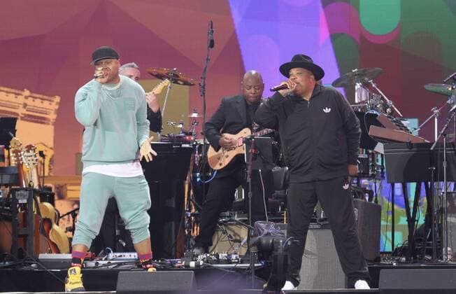 Bilder des Jahres 2021, Entertainment 08 August Entertainment Themen der Woche KW33 Entertainment Bilder des Tages August 21, 2021, New York, USA: LL COOL J & Friends performing live during The WE LOVE NYC: The Homecoming Concert taking place at the great Central Park lawn in New York that anticipates a prosperous post-pandemic future for New York City. Fans are allowed to watch but with proof of vaccination or COVID PCR (Polymerase Chain Reaction) test taken within 72 hours prior to the event. This concert is to round up the Hip Hop concerts, movies, cultural activities that started all around the city since last week.  Copyright: xNiyixFotex