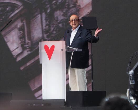 August 21, 2021, New York, New York, USA: NEW YORK, NEW YORK - AUGUST 21: Clive Davis speaks onstage during We Love NYC: The Homecoming Concert Produced by NYC, Clive Davis, and Live Nation on August 21, 2021 in Central Park in New York City New York USA - ZUMAr334 20210821_znp_r334_017 Copyright: xDebraxL.xRothenbergx