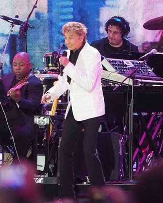 August 21, 2021, New York, New York, USA: NEW YORK, NEW YORK - AUGUST 21: Barry Manilow performs onstage during We Love NYC: The Homecoming Concert Produced by NYC, Clive Davis, and Live Nation on August 21, 2021 in Central Park in New York City New York USA - ZUMAr334 20210821_znp_r334_050 Copyright: xDebraxL.xRothenbergx