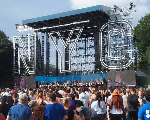 August 21, 2021, New York, New York, USA: NEW YORK, NEW YORK - AUGUST 21: Concert goers during the We Love NYC: The Homecoming Concert Produced by NYC, Clive Davis, and Live Nation on August 21, 2021 in Central Park in New York City New York USA - ZUMAr334 20210821_znp_r334_055 Copyright: xDebraxL.xRothenbergx