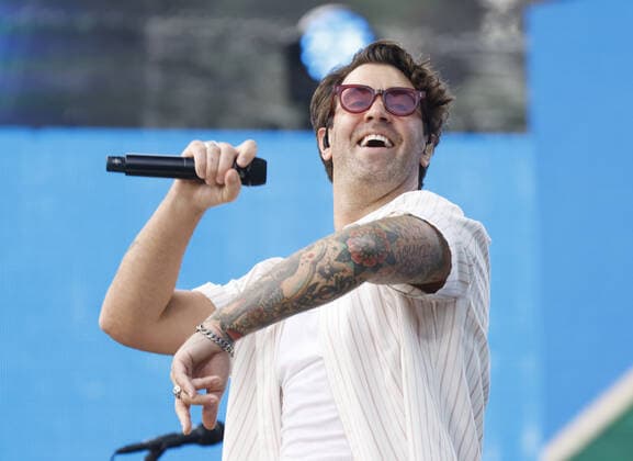 Zac Barnett performs at the We Love NYC: The Homecoming Concert In Central Park in New York City on Saturday, August 21, 2021. The Event ended abruptly when thunder storms and lightning related to Hurricane Henri moved into the area.  NYP20210821114 JohnxAngelillo