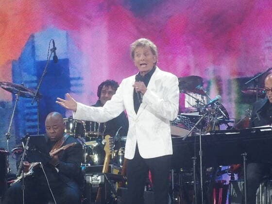 August 22, 2021, New York, New York, USA: New York,The Outer Rainband of Hurricane Henri prompted the premature end of the concert Ã’WE LOVE NYC: The Homecoming Concert produced by New York City, Clive Davis and Live Nation. .The concert featured music icons and contemporary artists spanning musical and entertainment genres. The outer band of Hurricane Henri prompted the premature end of the concert. Barry Manilow New York USA - ZUMAct2_ 20210822_zaf_ct2_014 Copyright: xBrucexCotlerx