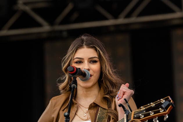 August 21, 2021, Edmonton, Alberta, Canada: Hailey Benedict performs live during the Together Again Outdoor Festival at Northlands Exhibition Grounds in Edmonton. Edmonton Canada - ZUMAs197 20210821_zaa_s197_546 Copyright: xRonxPalmerx