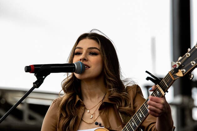 August 21, 2021, Edmonton, Alberta, Canada: Hailey Benedict performs live during the Together Again Outdoor Festival at Northlands Exhibition Grounds in Edmonton. Edmonton Canada - ZUMAs197 20210821_zaa_s197_553 Copyright: xRonxPalmerx