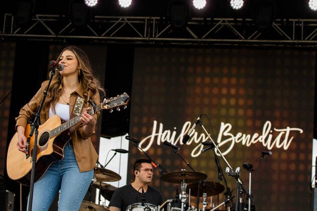 August 21, 2021, Edmonton, Alberta, Canada: Hailey Benedict performs live during the Together Again Outdoor Festival at Northlands Exhibition Grounds in Edmonton. Edmonton Canada - ZUMAs197 20210821_zaa_s197_563 Copyright: xRonxPalmerx
