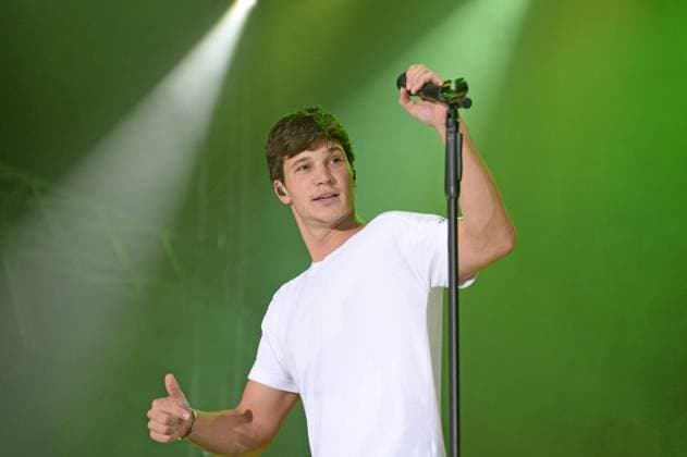 Hamburg the 22 08 2021 Wincent Weiss live at the Cruise Inn Vor Deiner Tür Open Air Concert on the grounds of the Cruise Center Steinwerder in Hamburg Wincent Weiss live in Hamburg, Hamburg Germany Steinwerder